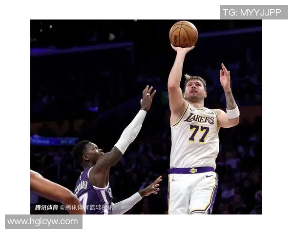 美国篮球明星激烈冲突视频曝光引发热议与讨论